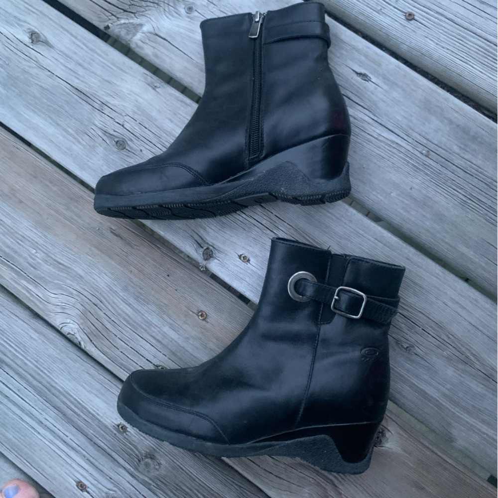 Denver Hayes Louisa short boots